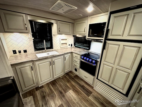 2021 Keystone Cougar Half-Ton 31MBS RV Photo 2