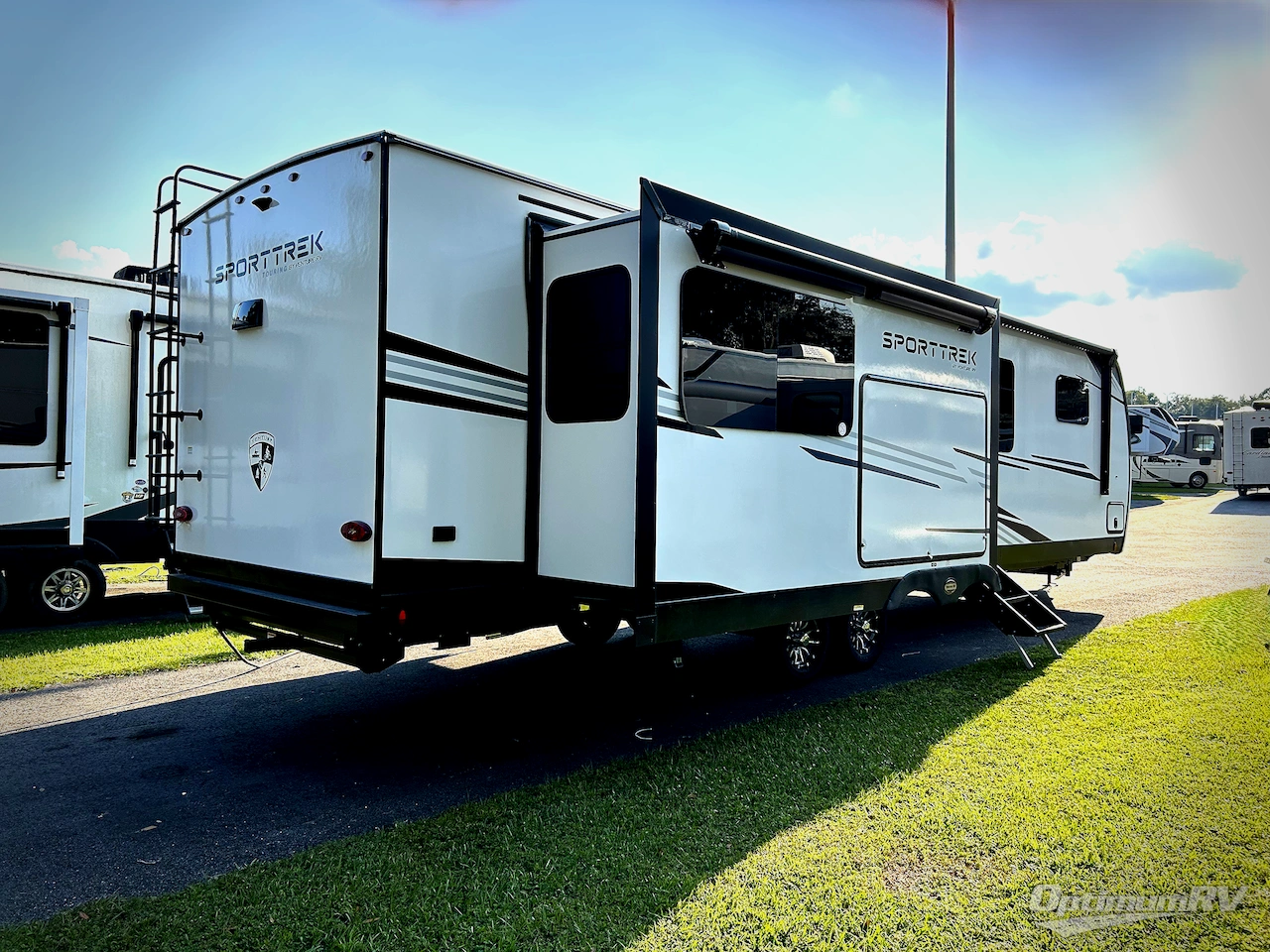 2026 Venture SportTrek Touring Edition STT336VRK Photo 2