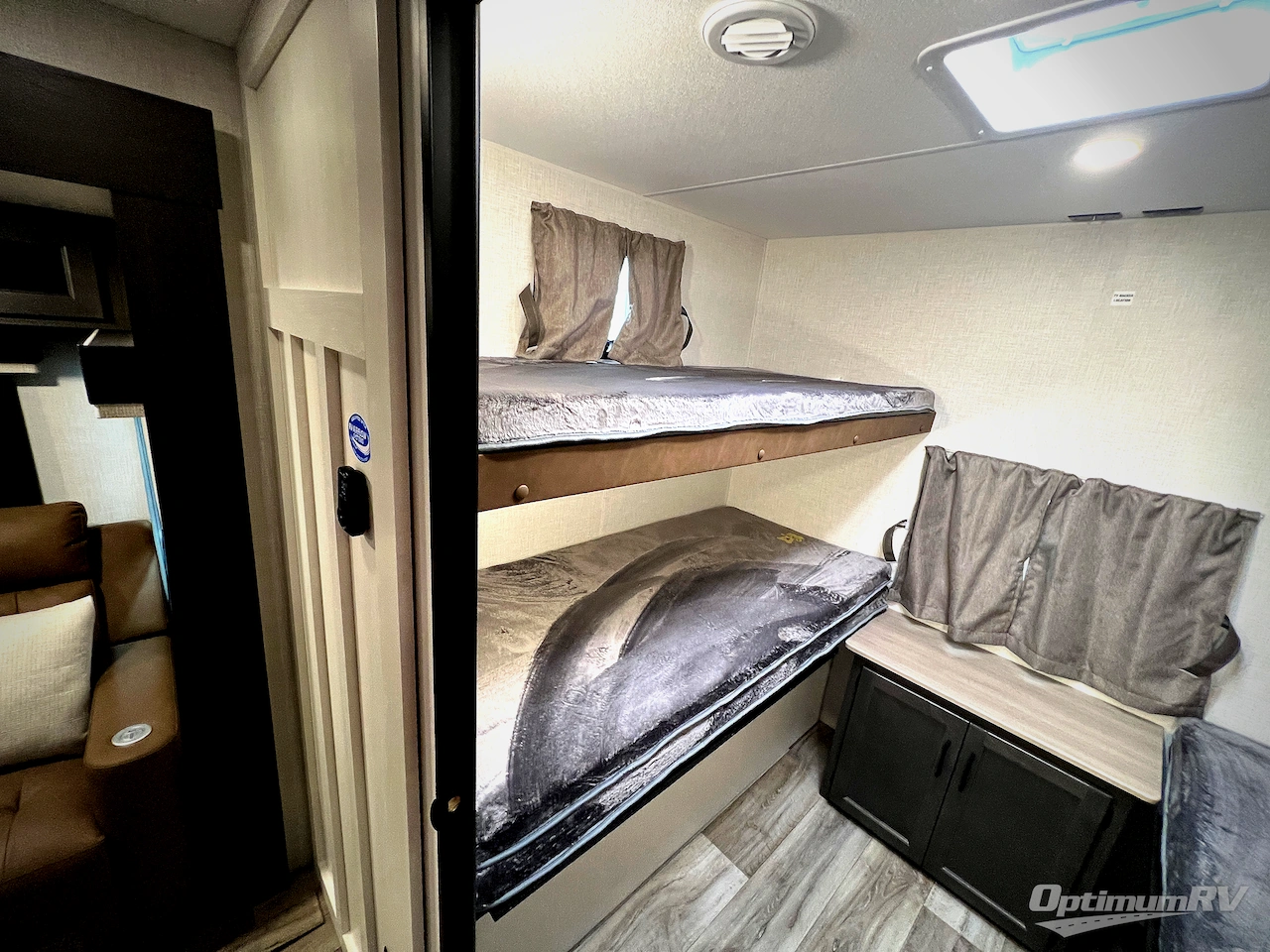 2026 Venture SportTrek Touring Edition STT343VIB Photo 6