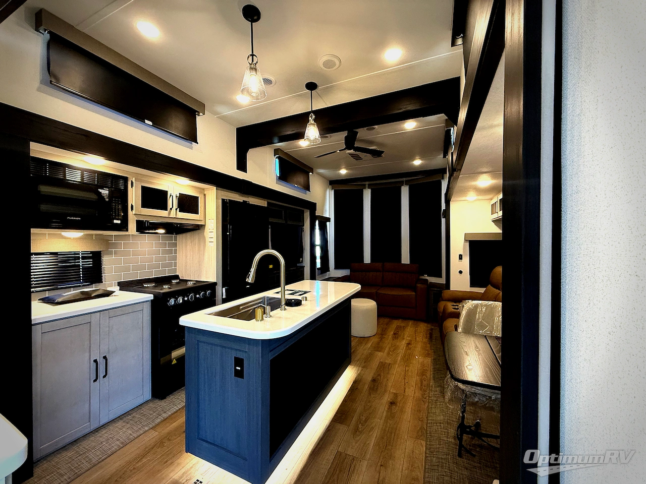 2026 Forest River Puma Vista 402LFT Photo 4