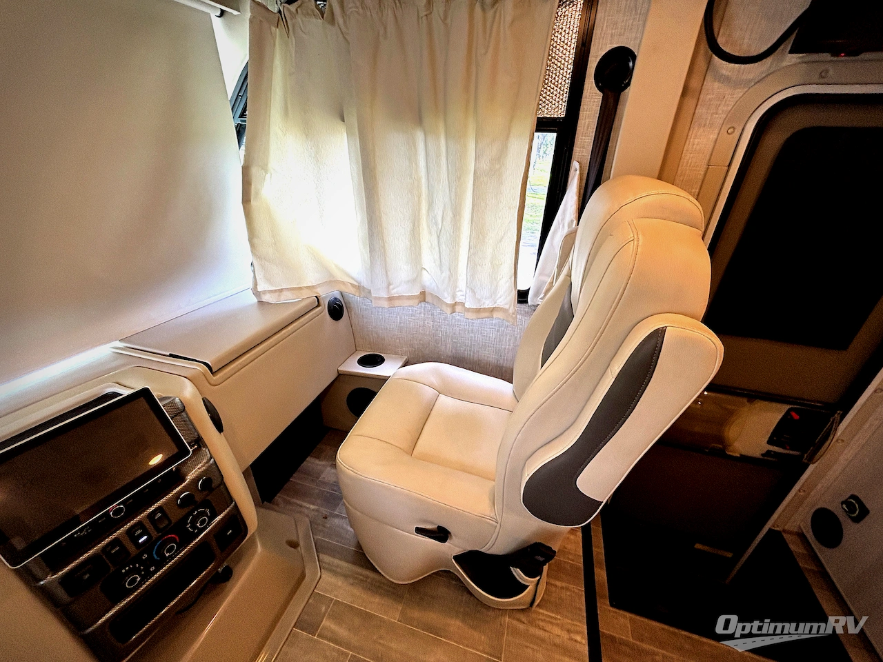 2025 Thor Axis 26.1 Photo 9