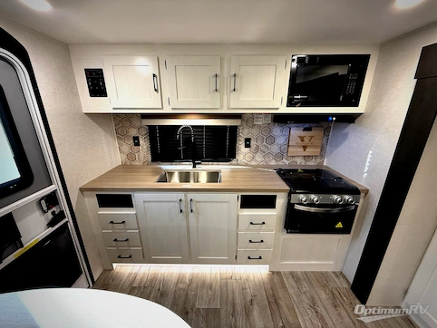 2026 Venture Sienna SA231VRK RV Photo 2