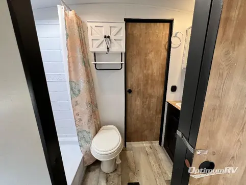 2022 Keystone Springdale 285TL RV Photo 4