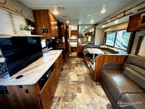 2019 Coachmen Leprechaun 319MB Ford 450 RV Photo 2