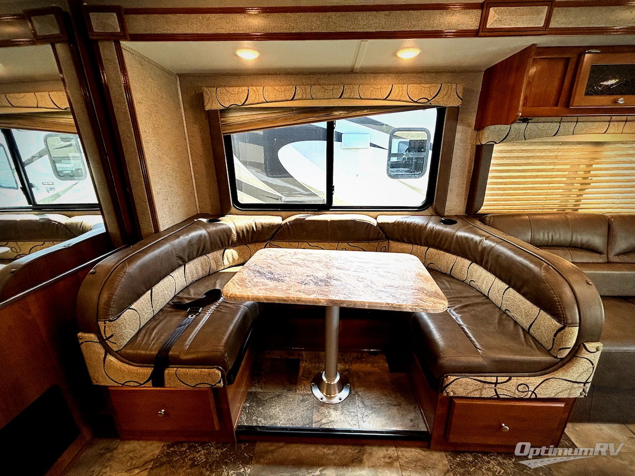 2019 Coachmen Leprechaun 319MB Ford 450 Photo 8