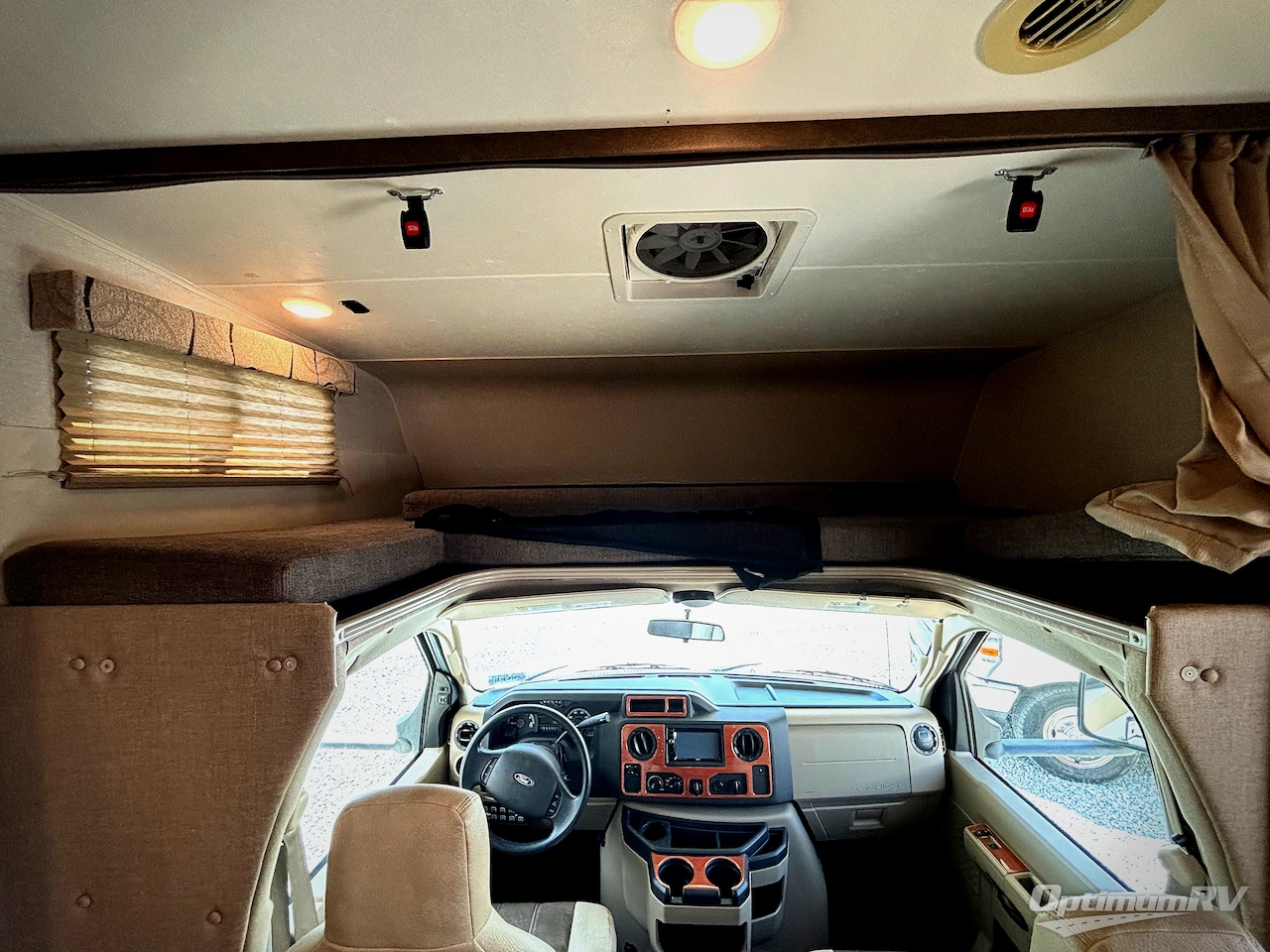 2019 Coachmen Leprechaun 319MB Ford 450 Photo 12