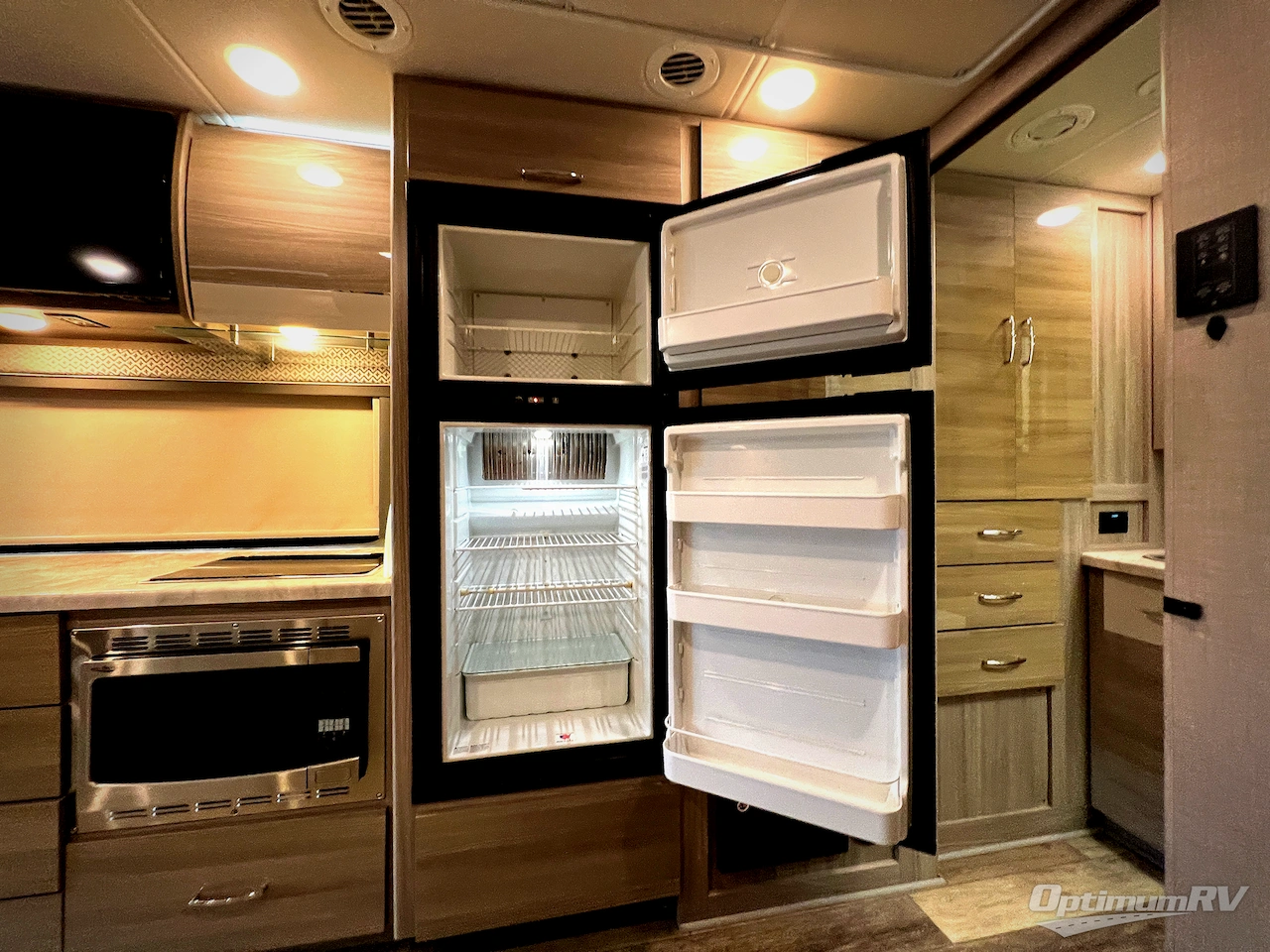 2020 Thor Tiburon Sprinter 24FB Photo 16