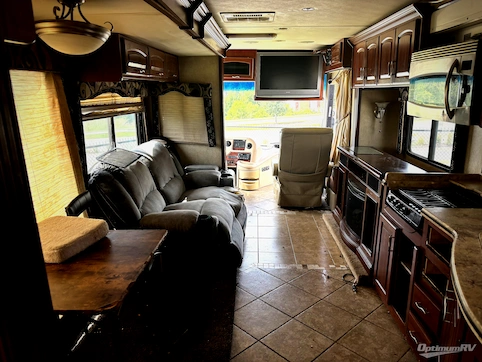 2007 Mandalay Luxury Division Mandalay Class A 40E RV Photo 2