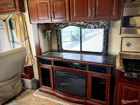 2007 Mandalay Luxury Division Mandalay Class A 40E RV Photo 4