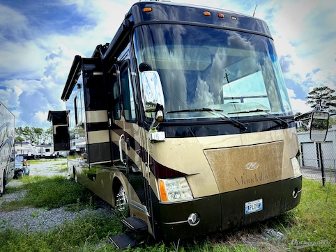 Used 2007 Mandalay Luxury Division Mandalay Class A 40E Featured Photo
