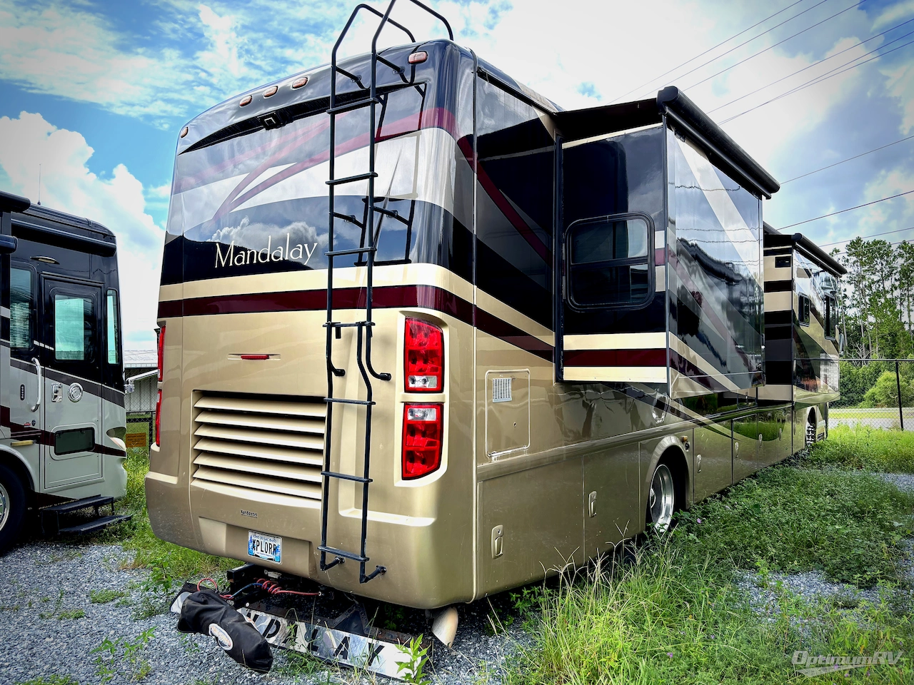 2007 Mandalay Luxury Division Mandalay Class A 40E Photo 2