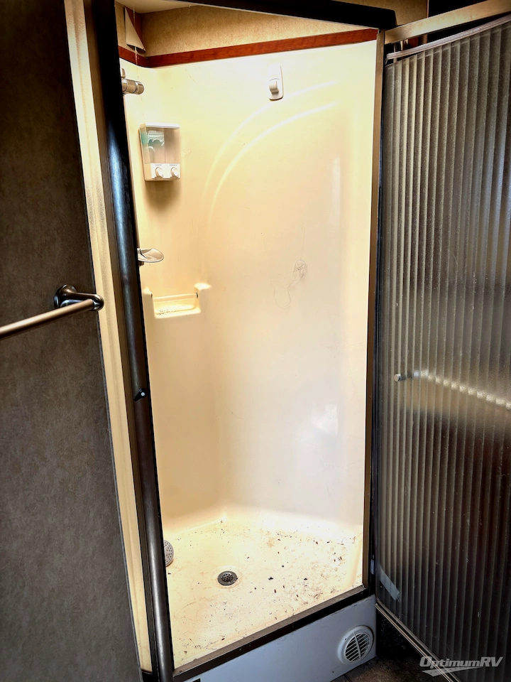 2007 Mandalay Luxury Division Mandalay Class A 40E Photo 10