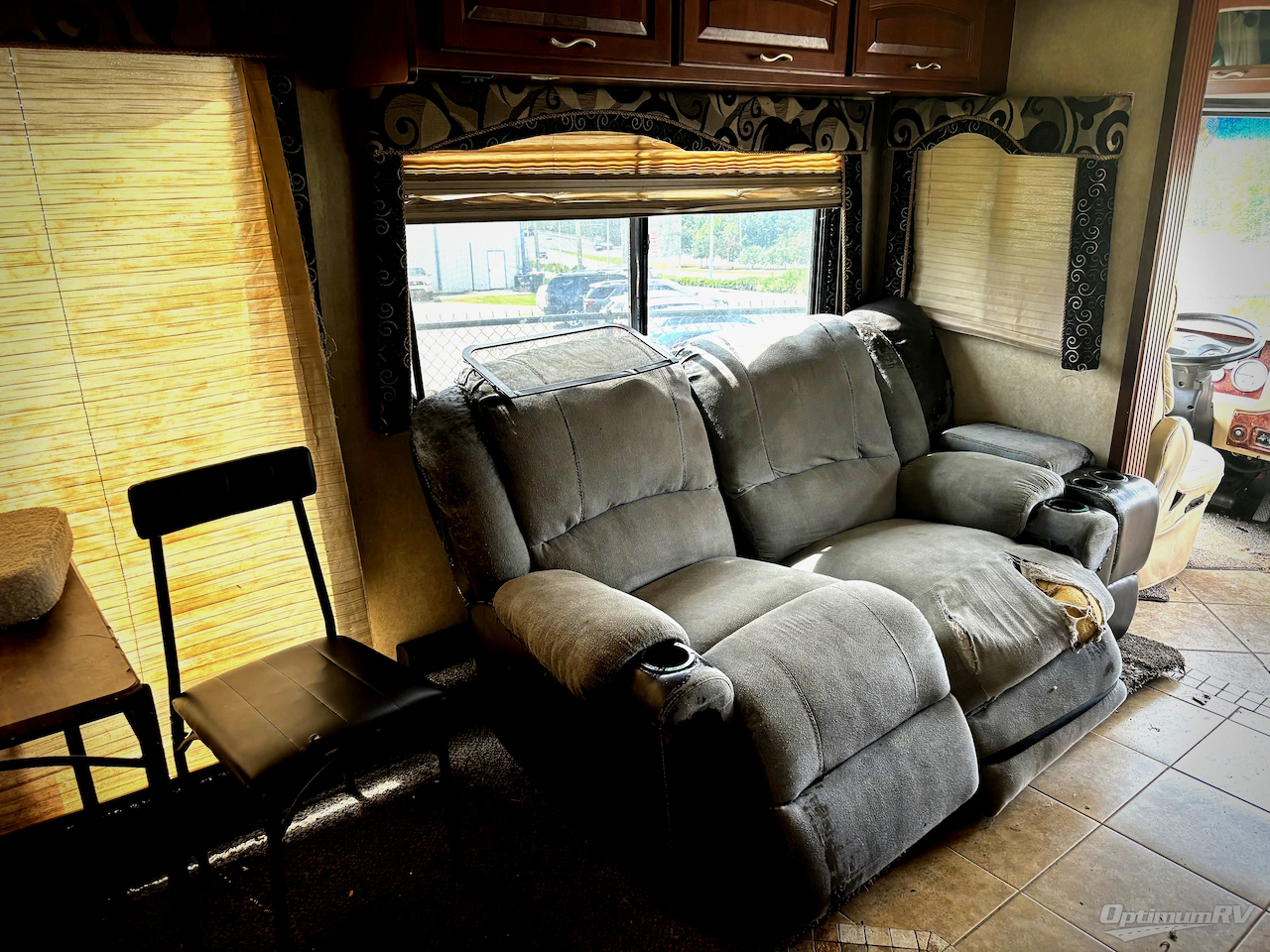 2007 Mandalay Luxury Division Mandalay Class A 40E Photo 12