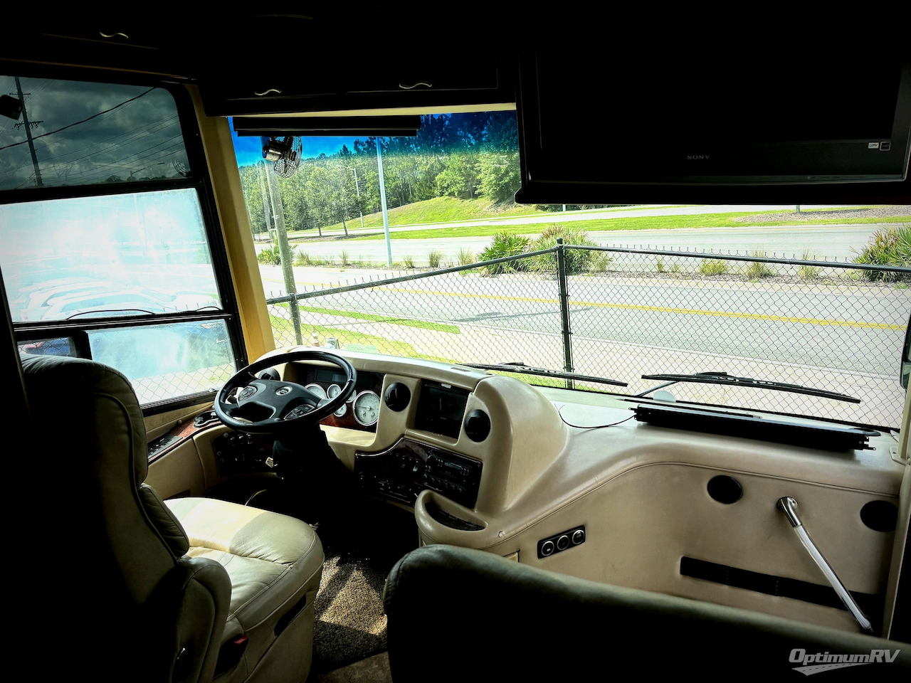 2007 Mandalay Luxury Division Mandalay Class A 40E Photo 13