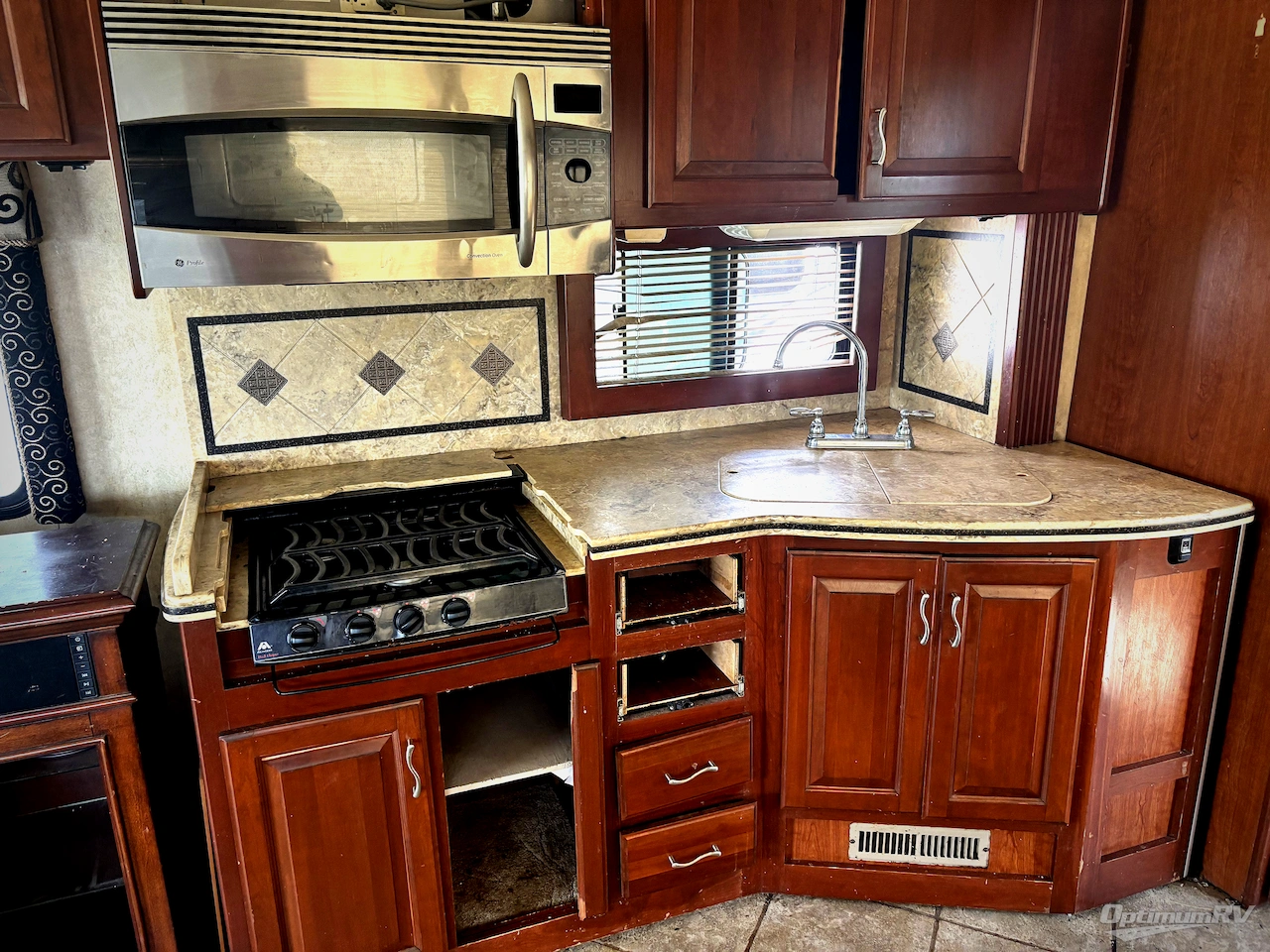 2007 Mandalay Luxury Division Mandalay Class A 40E Photo 14