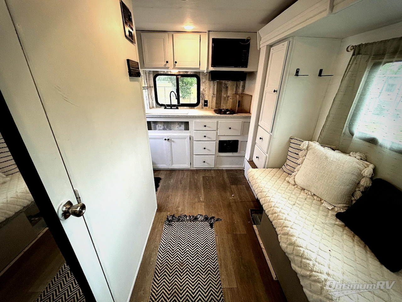 2018 Dutchmen Coleman Light LX 1605FB Photo 3