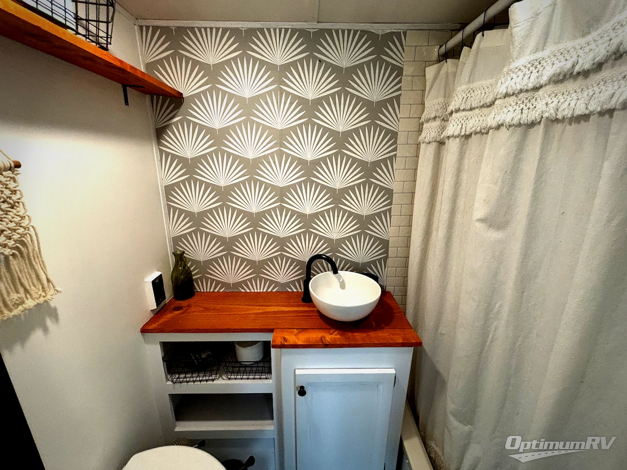 2018 Dutchmen Coleman Light LX 1605FB Photo 8