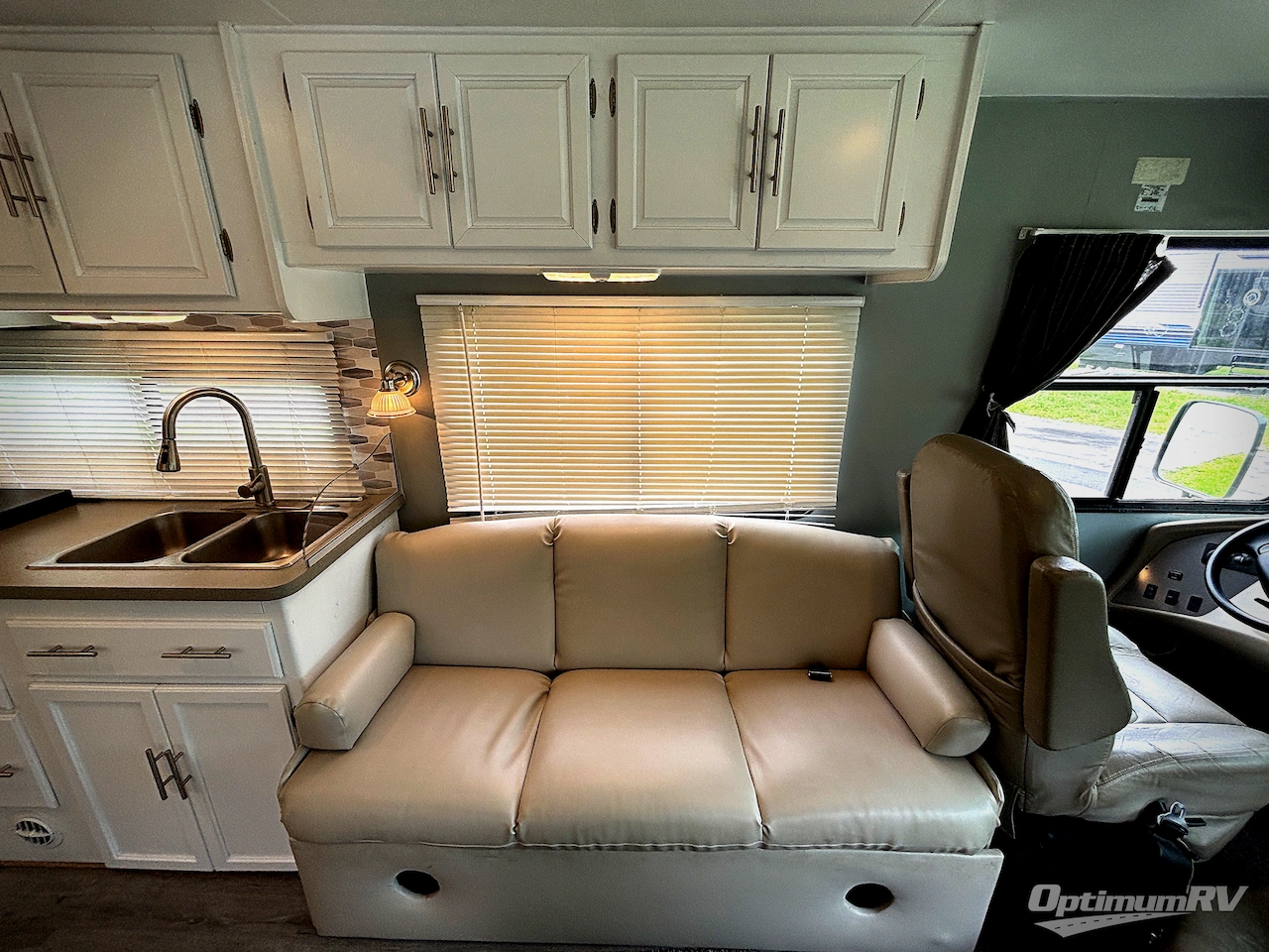 2005 Coachmen Mirada 300QB Photo 10