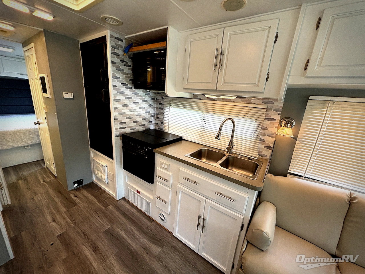2005 Coachmen Mirada 300QB Photo 11