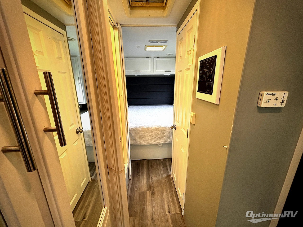 2005 Coachmen Mirada 300QB Photo 13