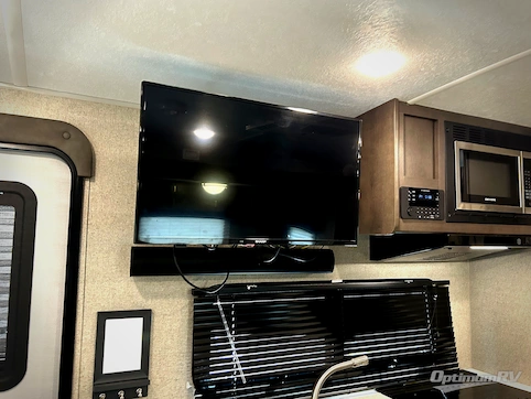 2021 Forest River Rockwood Mini Lite 2204S RV Photo 4