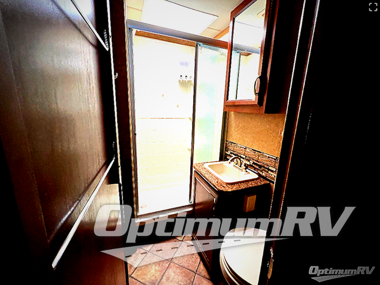 2014 Thor Chateau 26A Photo 16