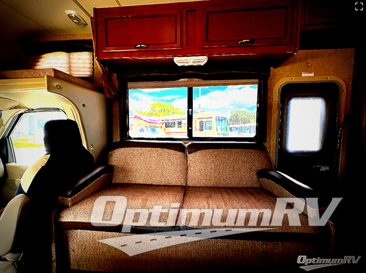 2014 Thor Chateau 26A Photo 8