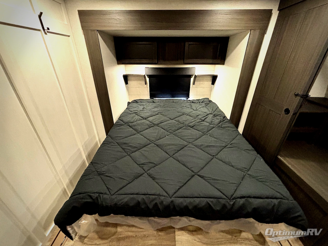 2026 Venture Stratus SR302VBH Photo 8