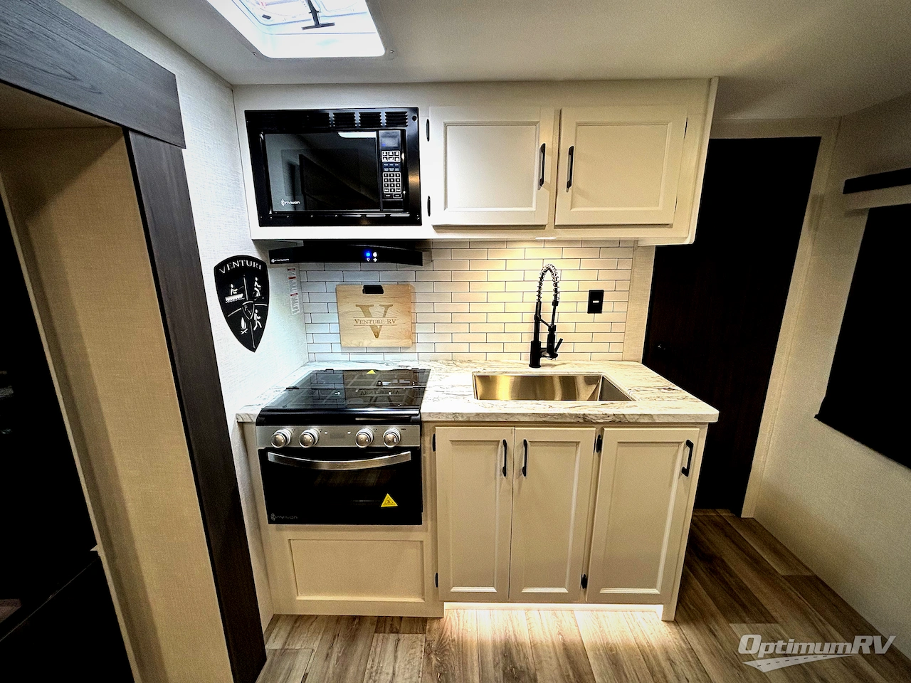 2026 Venture Stratus SR302VBH Photo 11