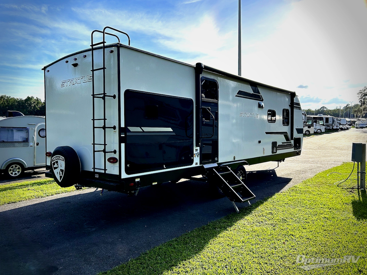 2026 Venture Stratus SR261VRB Photo 2