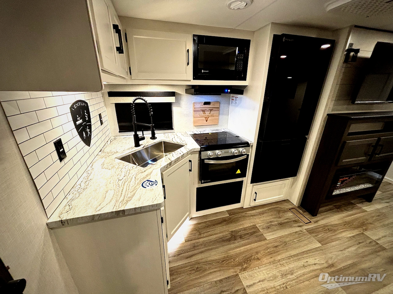 2026 Venture Stratus SR261VRB Photo 8