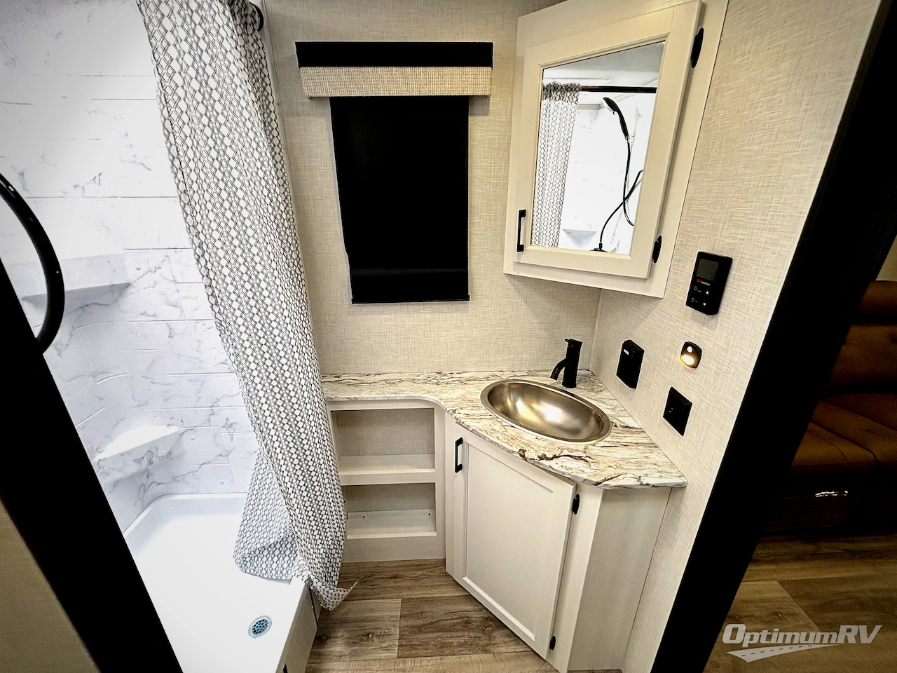 2026 Venture Stratus SR261VRB Photo 13