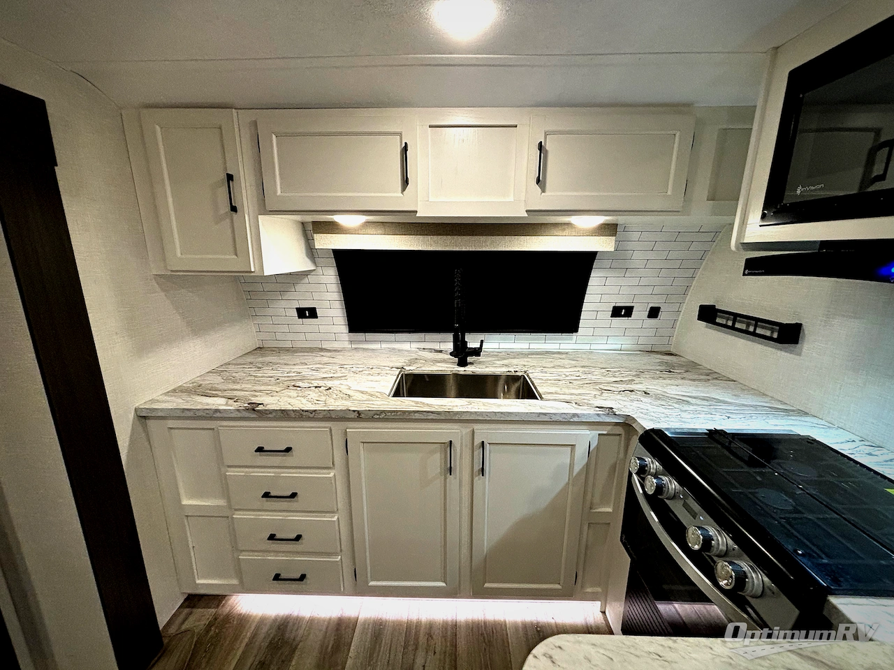 2025 Venture Stratus SR262VFK Photo 8