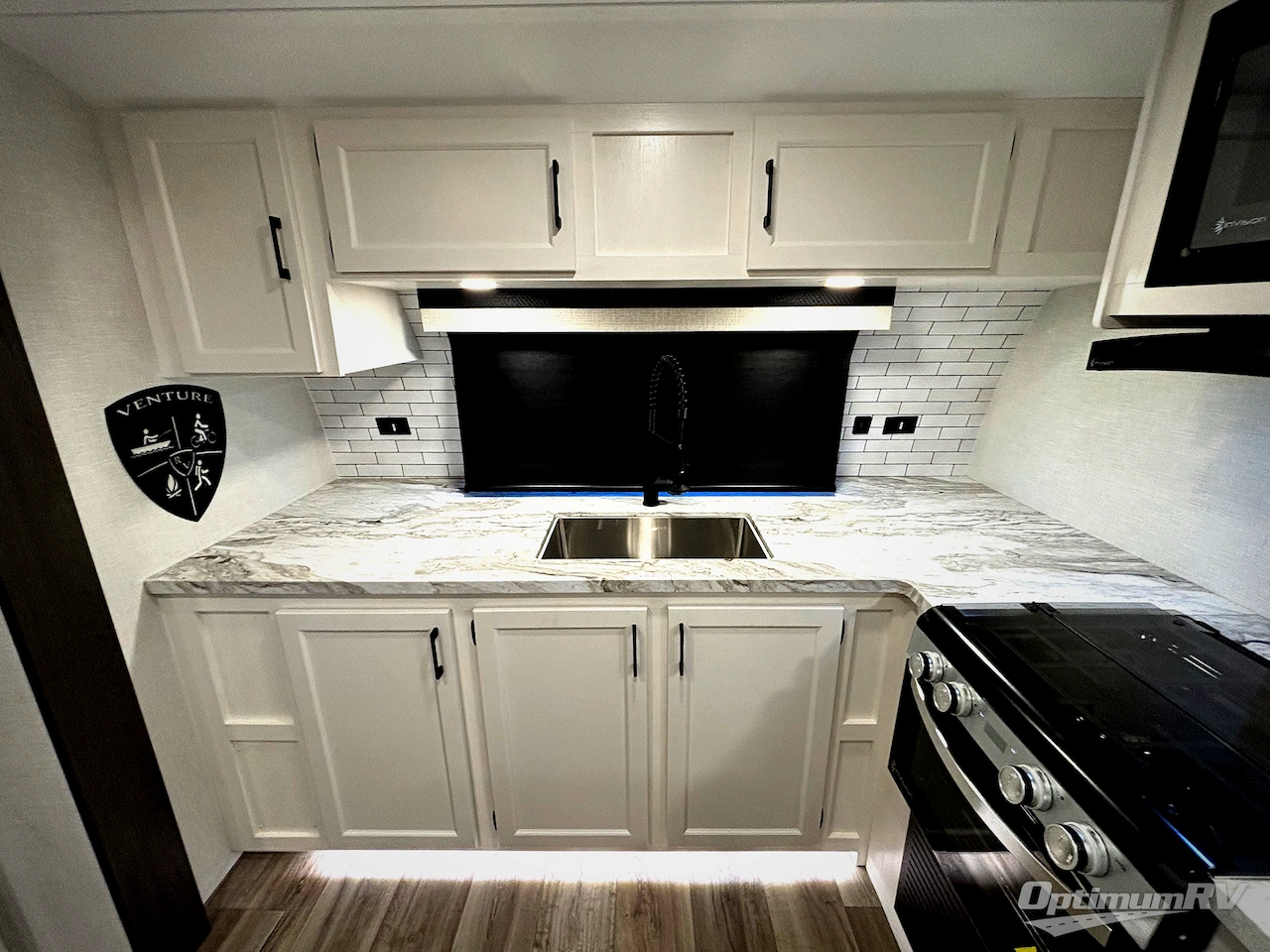 2026 Venture Stratus SR262VFK Photo 8