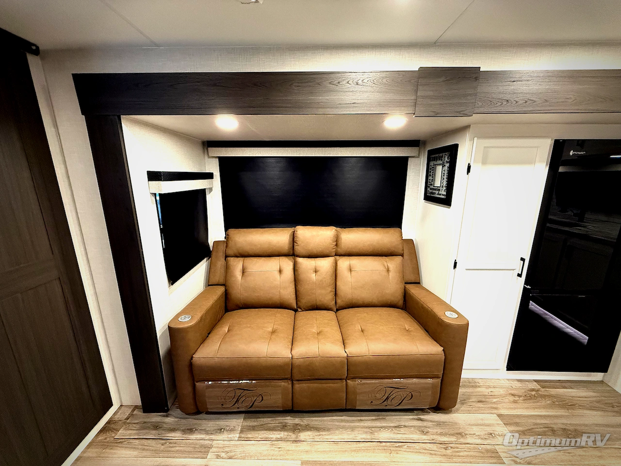 2026 Venture Stratus SR262VFK Photo 9