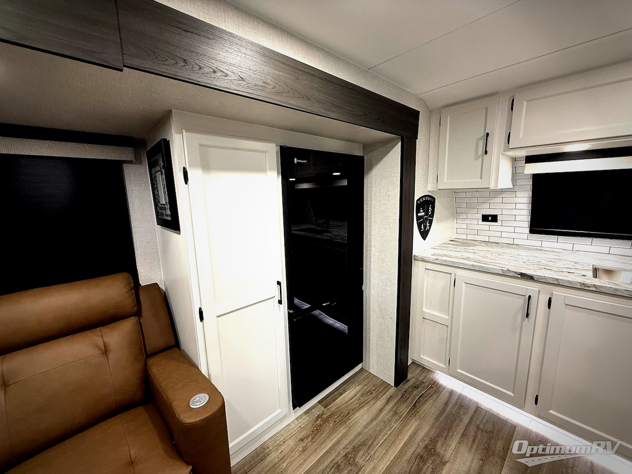 2026 Venture Stratus SR262VFK Photo 11