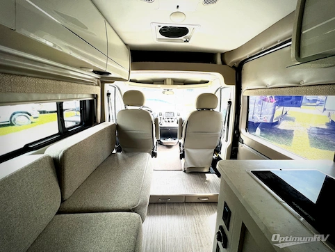 2022 Thor Rize 18M RV Photo 2