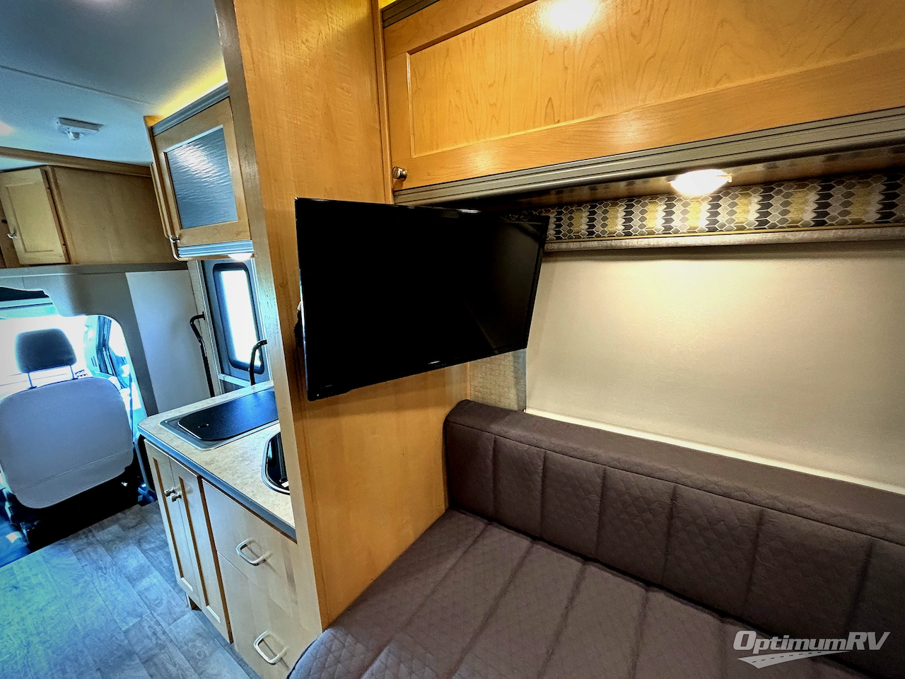 2018 Winnebago Fuse 23A Photo 16