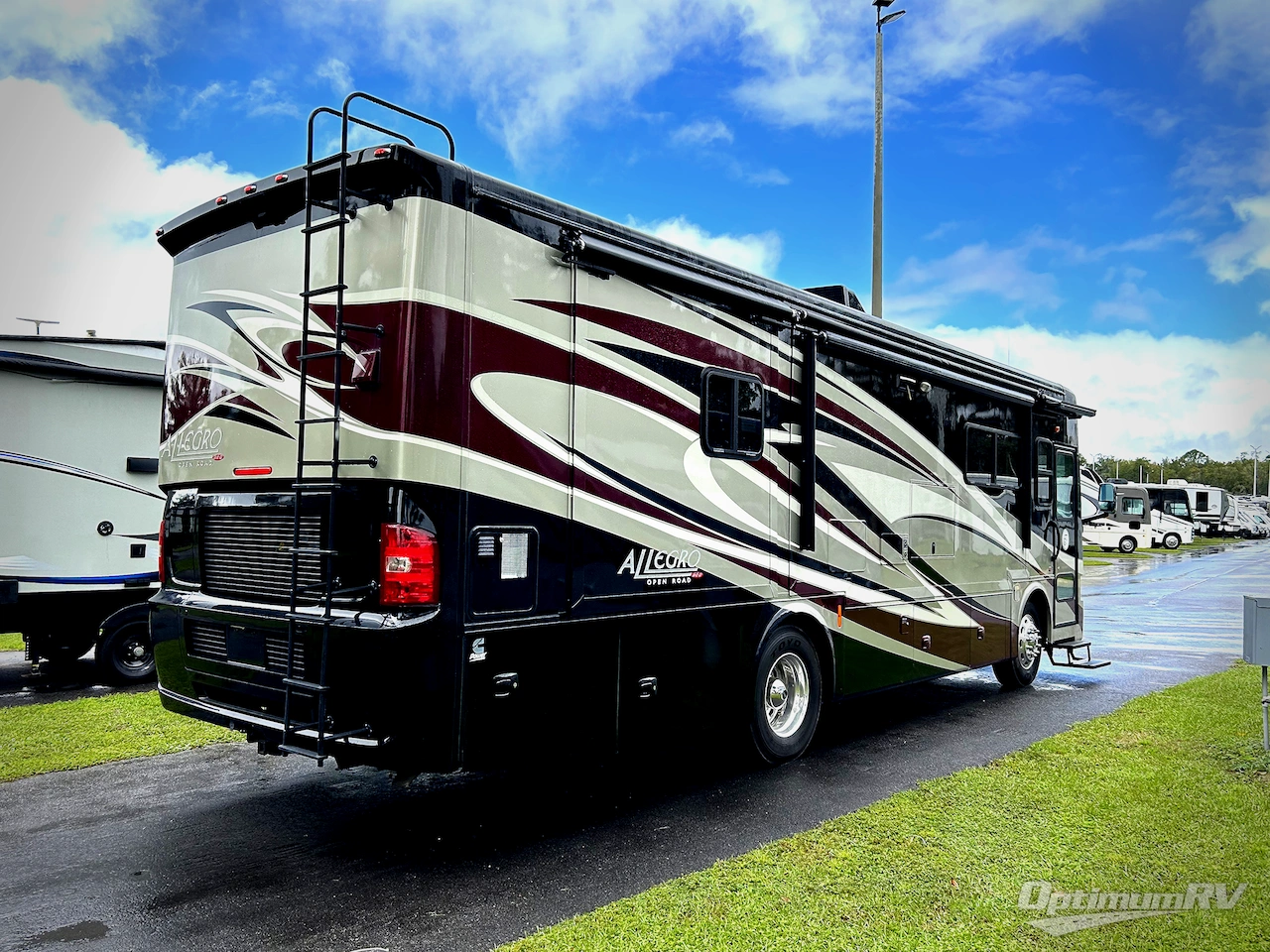2014 Tiffin Allegro RED 33 AA Photo 2
