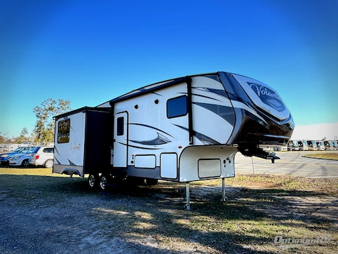 Used 2018 CrossRoads Volante 280RL Featured Photo