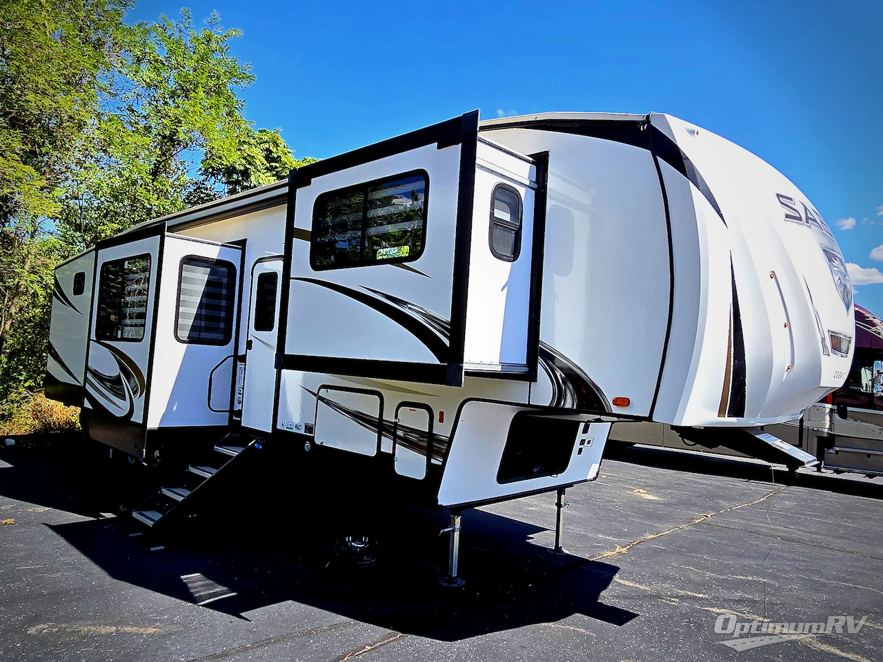 2022 Forest River Sabre 37FLH Photo 1