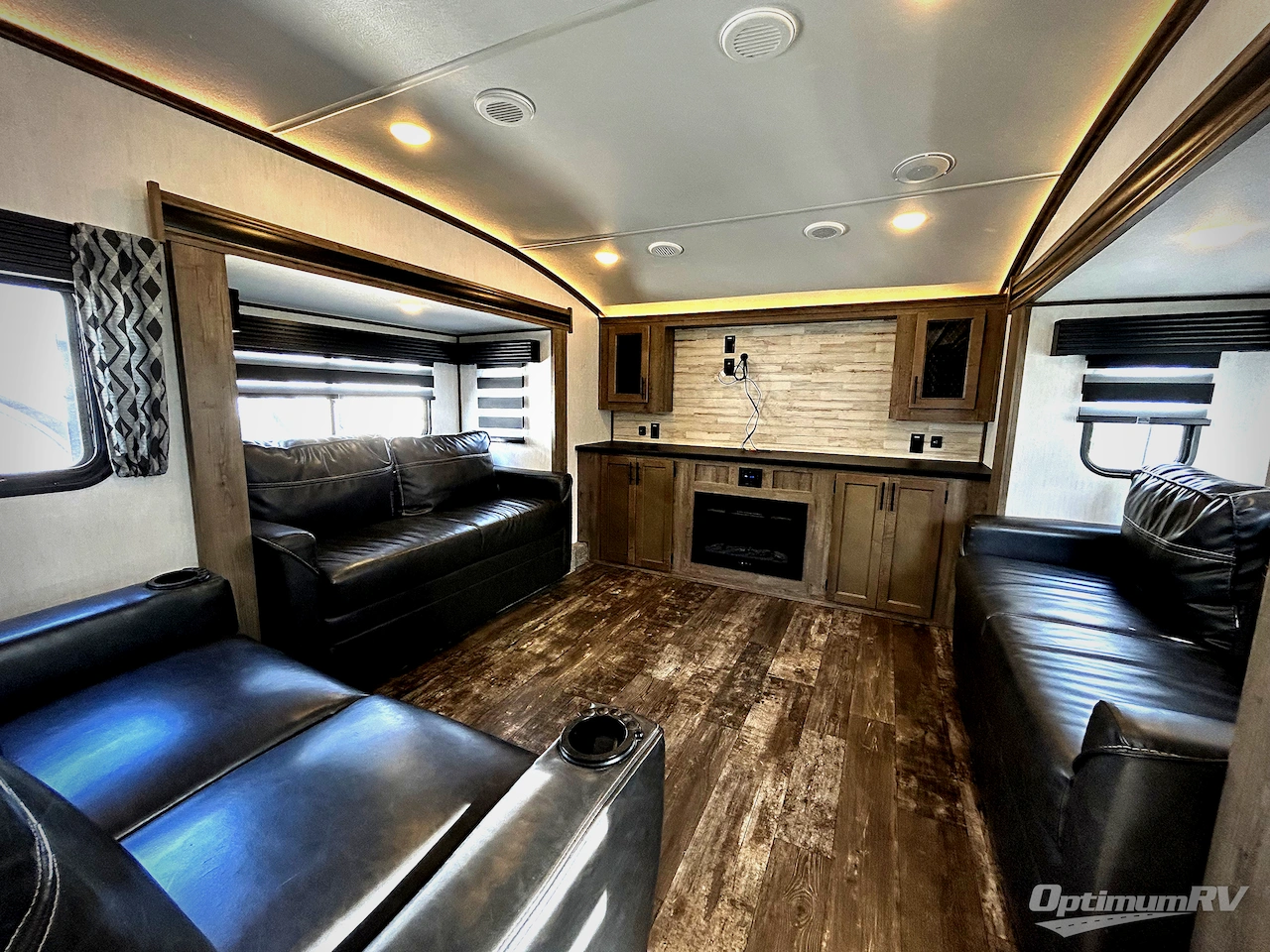2022 Forest River Sabre 37FLH Photo 5