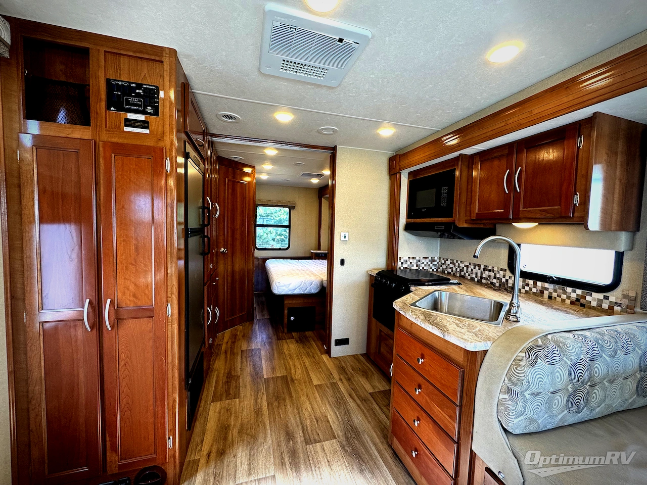 2018 Coachmen Pursuit Precision 27DS Photo 2