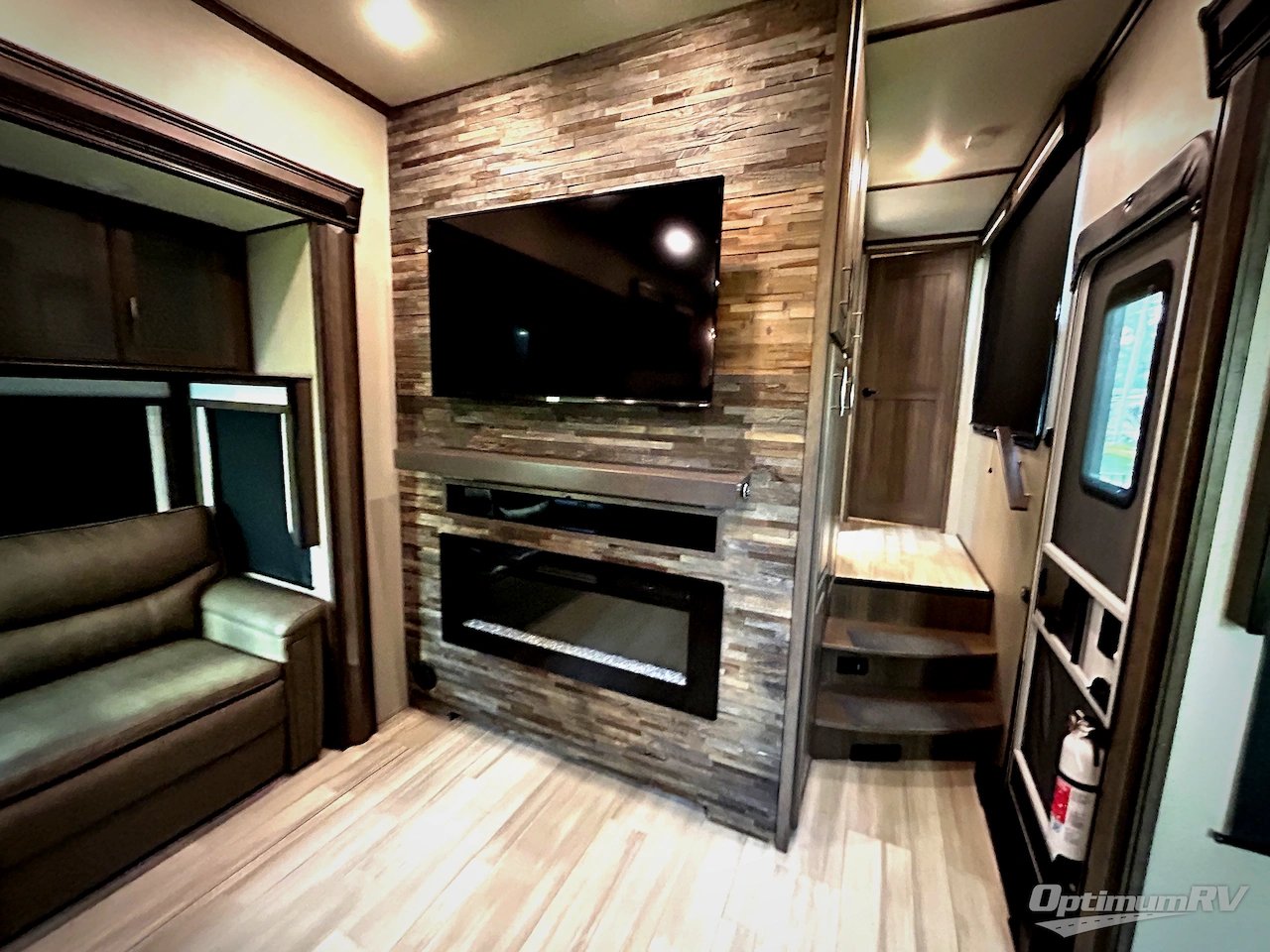 2022 Grand Design Solitude 390RK Photo 16
