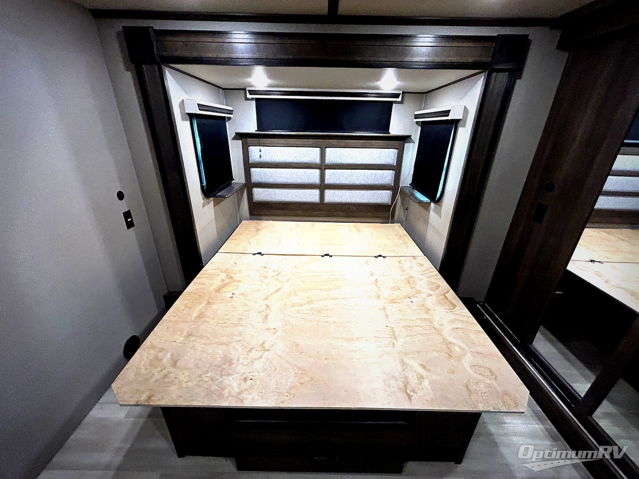 2022 Grand Design Solitude 390RK Photo 9