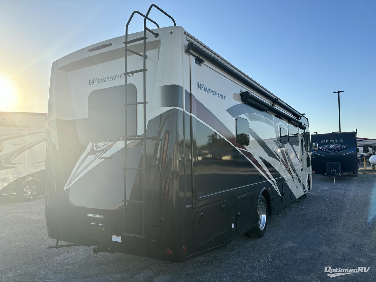 2022 Thor Windsport 34R Photo 2
