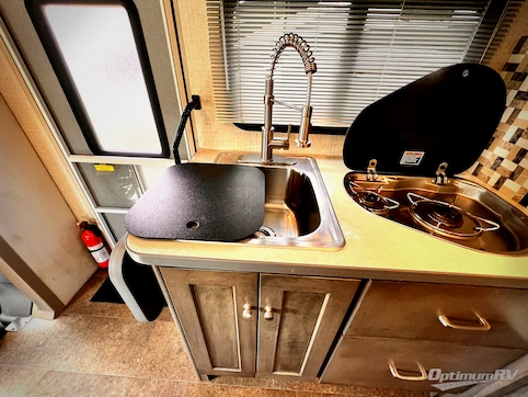2017 Winnebago Fuse 23A RV Photo 3