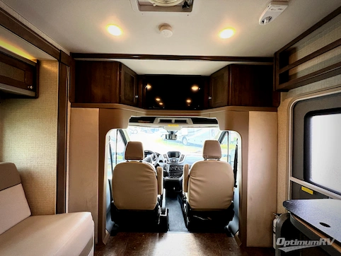 2017 Winnebago Fuse 23A RV Photo 2