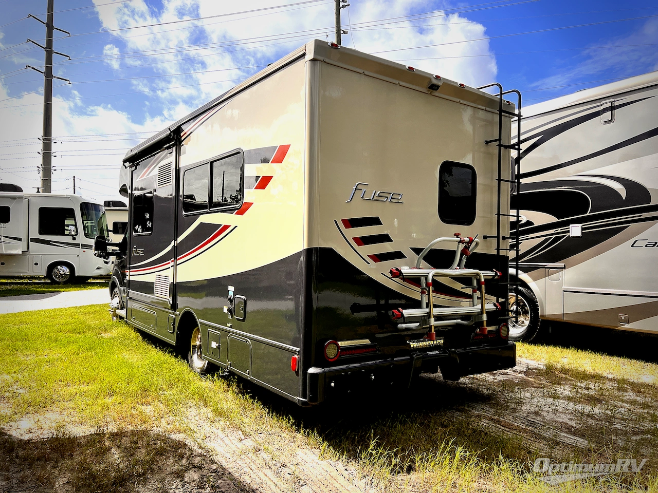 2017 Winnebago Fuse 23A Photo 2