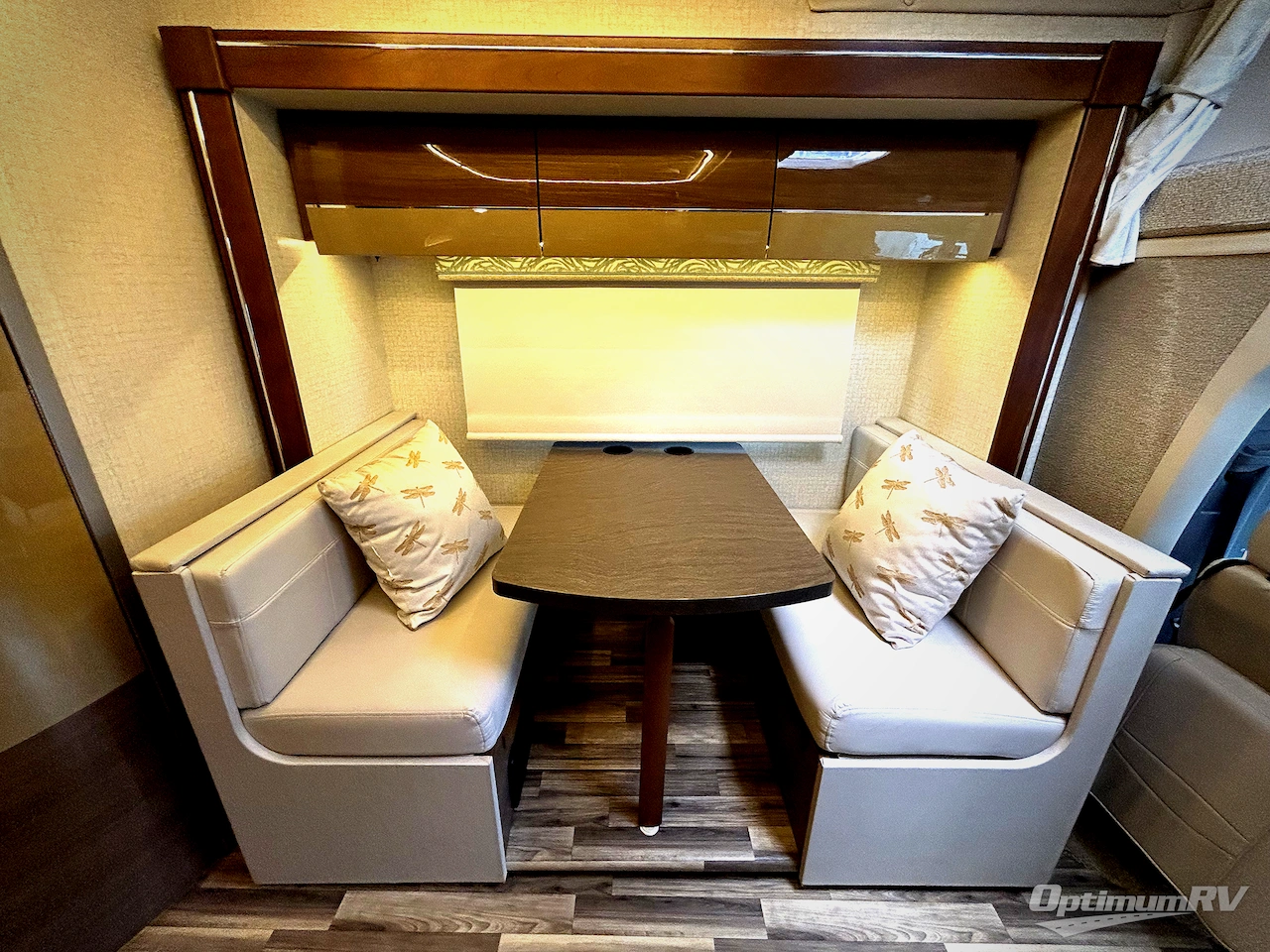 2017 Itasca Navion 24G Photo 13